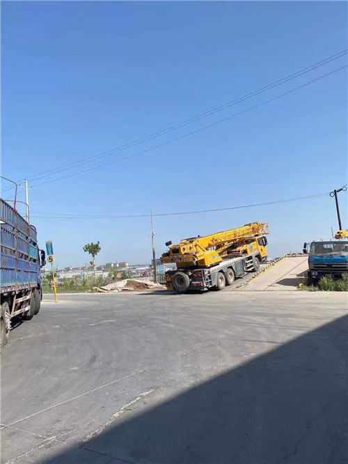 邵阳县25吨吊车的租赁价格大概是多少？